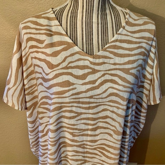 NWT Anne Klein Tunic Top XL Linen Blend White Tan Animal Print V-Neck - Picture 2 of 16